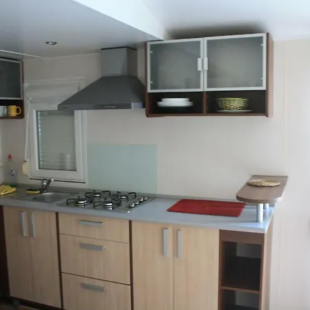 Bungalow With Heated Private Pool קסטלדפלס