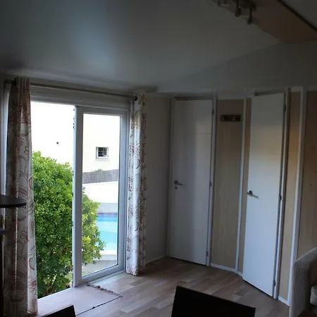 Bungalow With Heated Private Pool Apartman Castelldefels